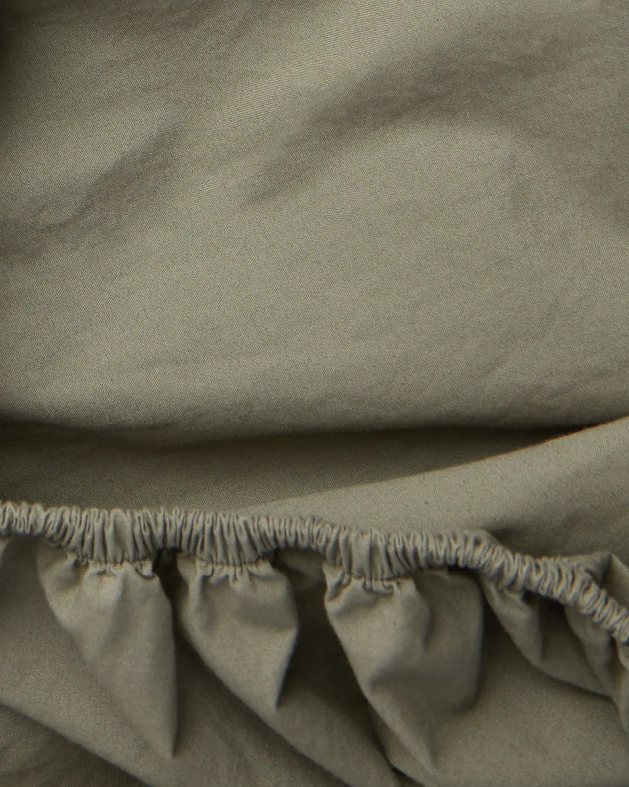 Brushed Cotton Fitted Sheet (Moss) - Image 3
