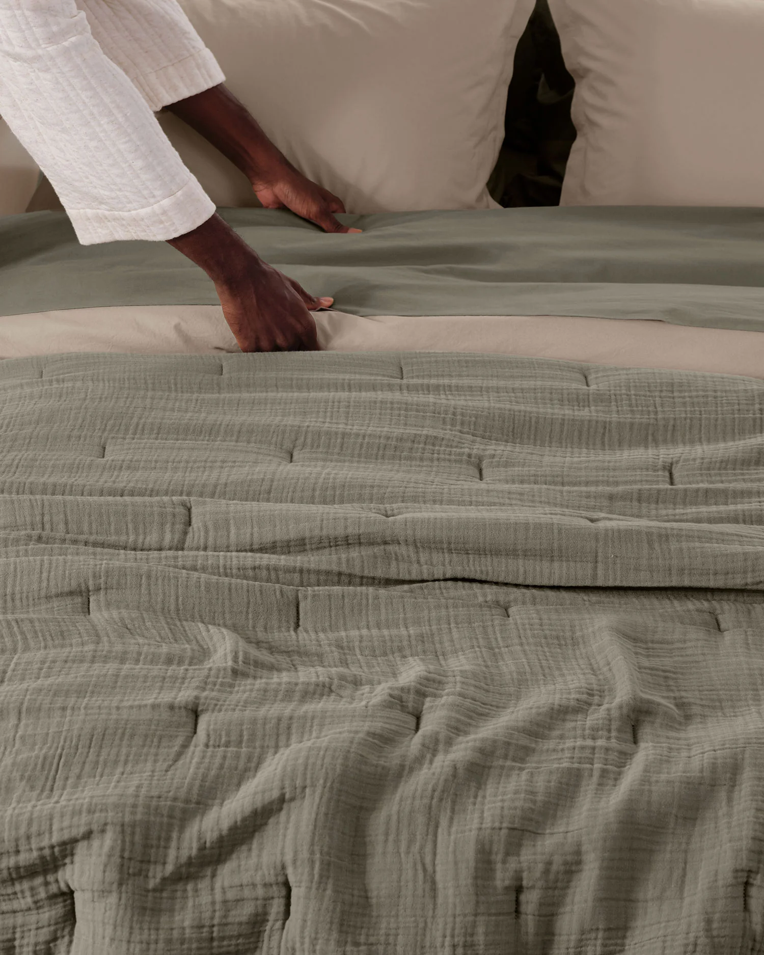 Organic Cloud Cotton Quilt (Moss) - Image 5