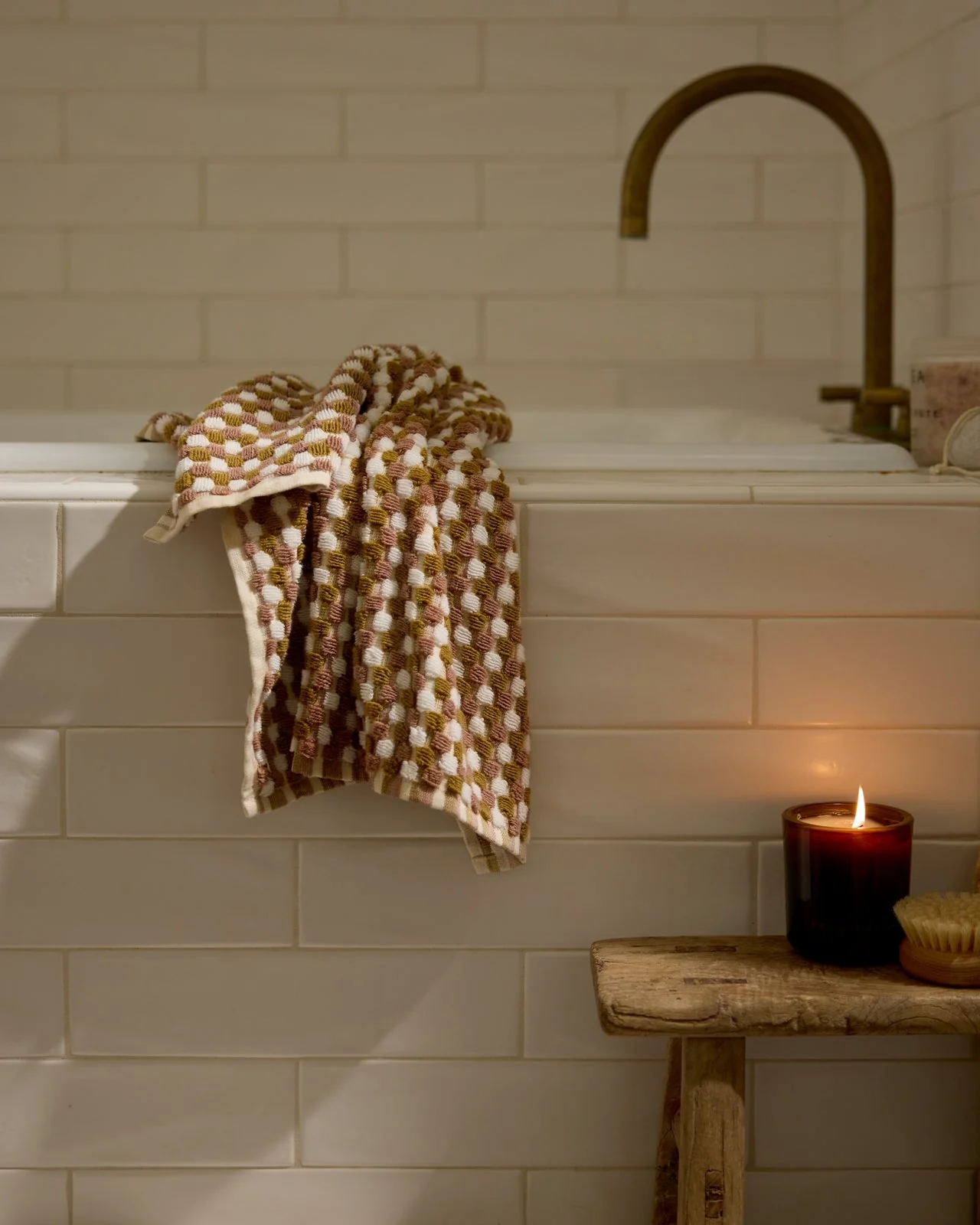 Organic Mosaic Tub Mat (Ochre and Clay) - Image 4