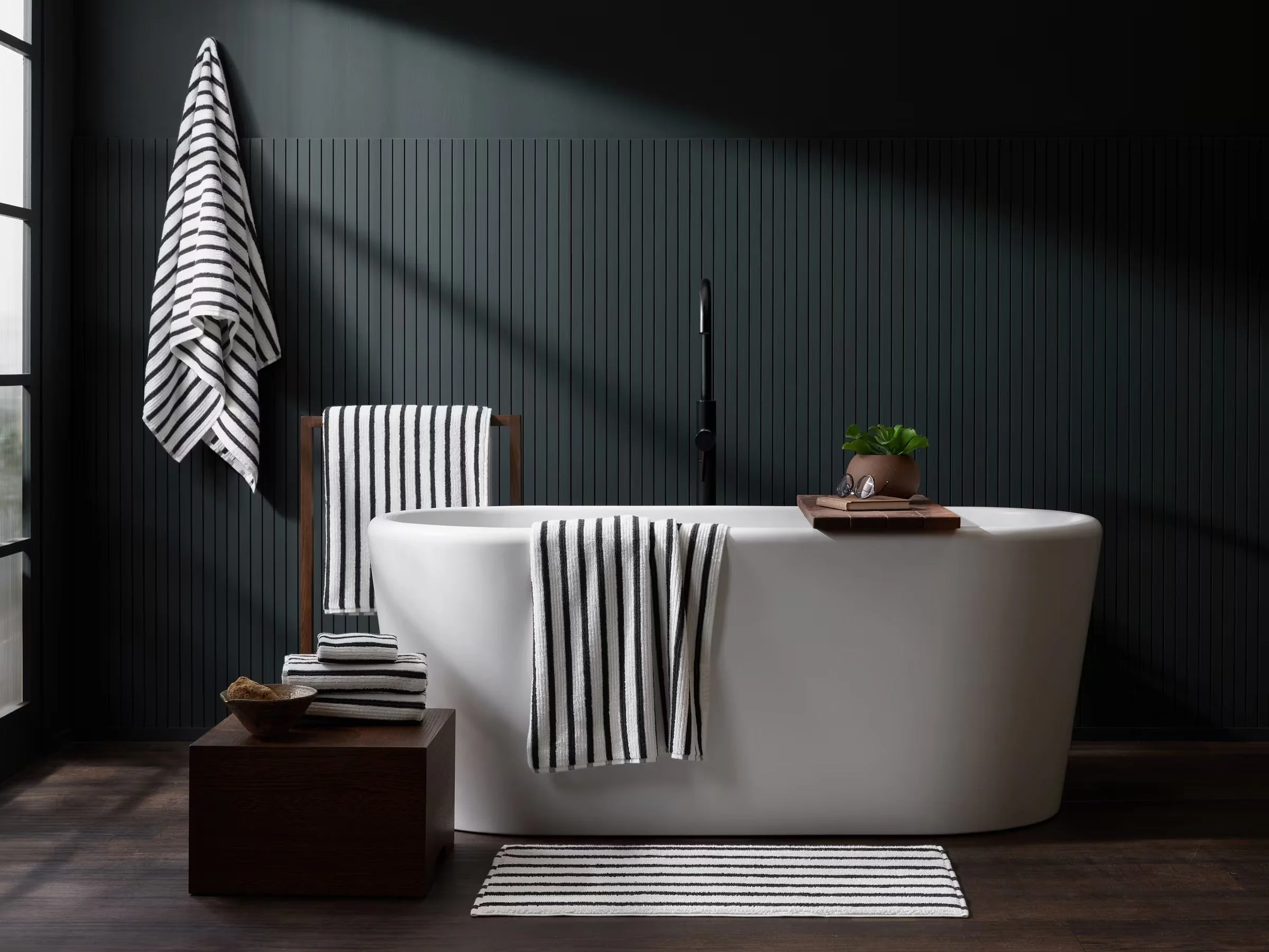 Organic Resort Stripe Tub Mat - FINAL SALE (Plaster with Soft Black) - Image 3
