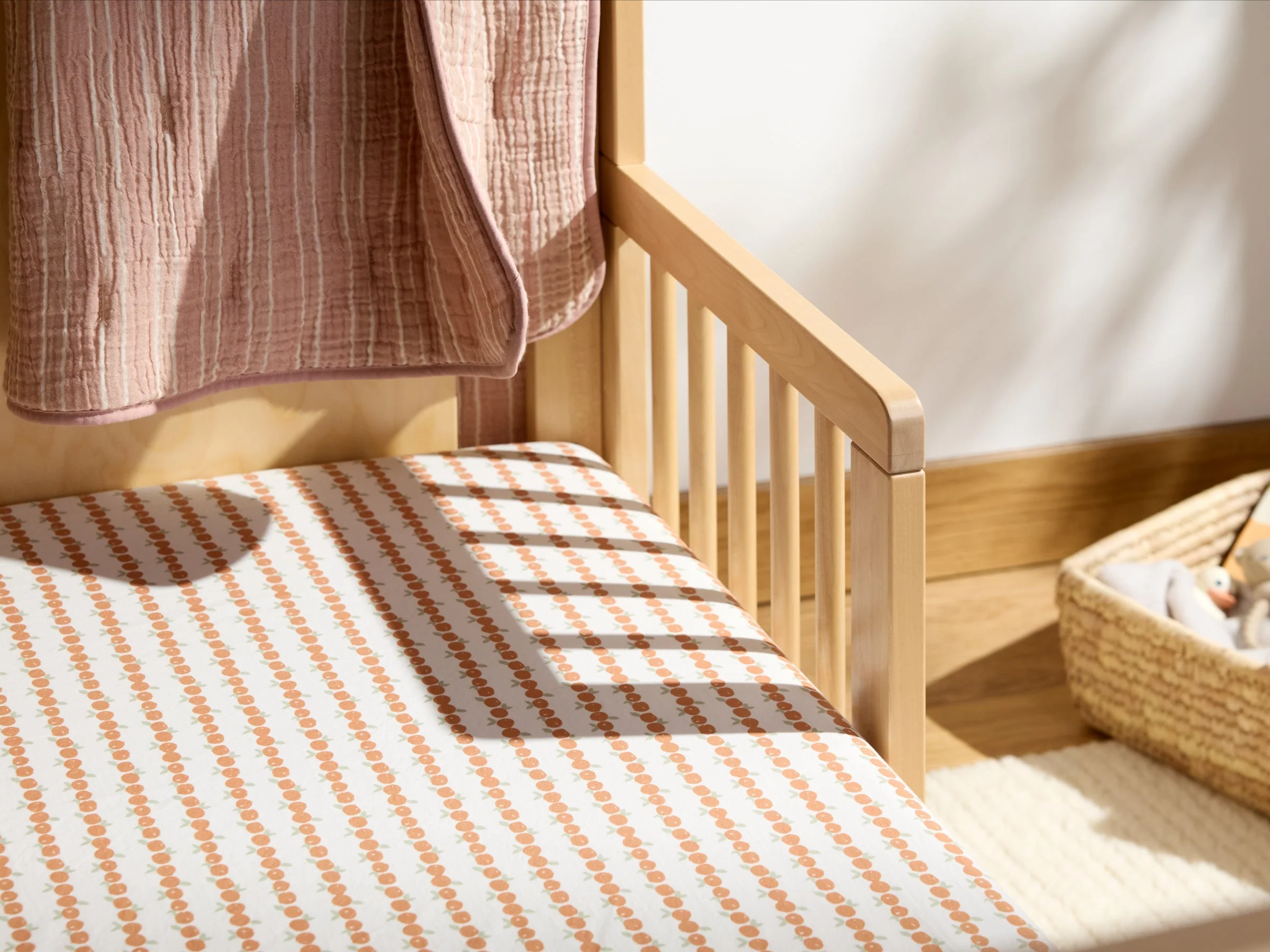 Percale Crib Sheet (Clementines) - Image 2