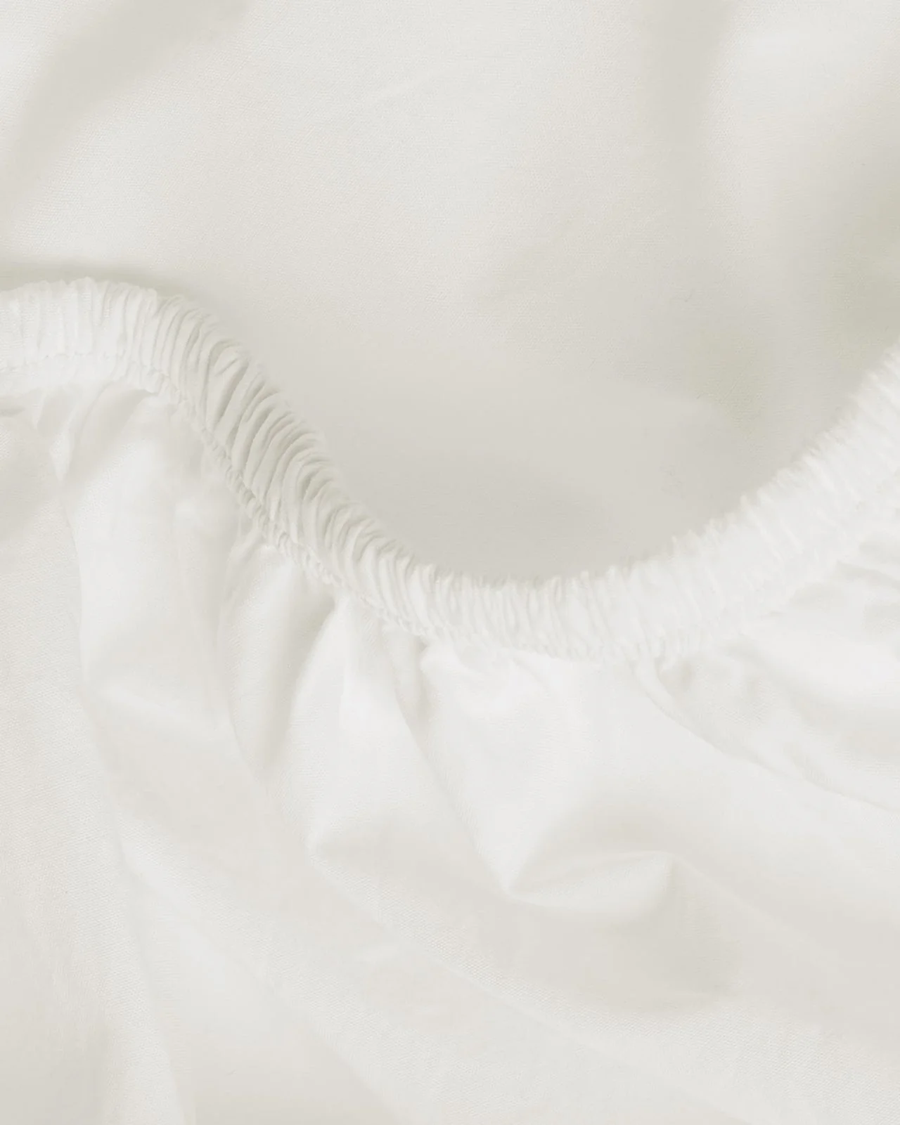 Percale Fitted Sheet (Cream) - Image 3