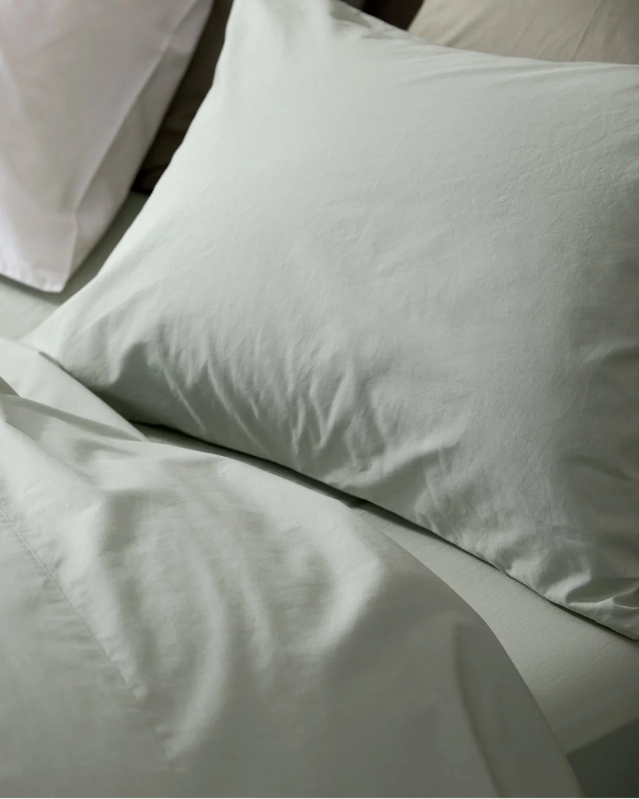 Percale Fitted Sheet (Sage) - Image 2