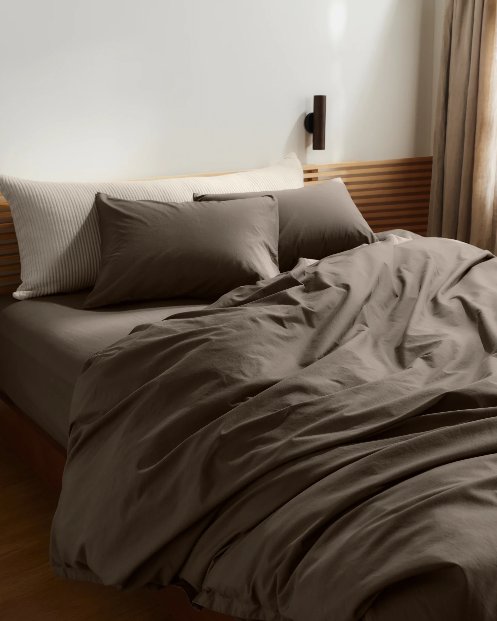 Percale Fitted Sheet (Warm Grey) - Image 4