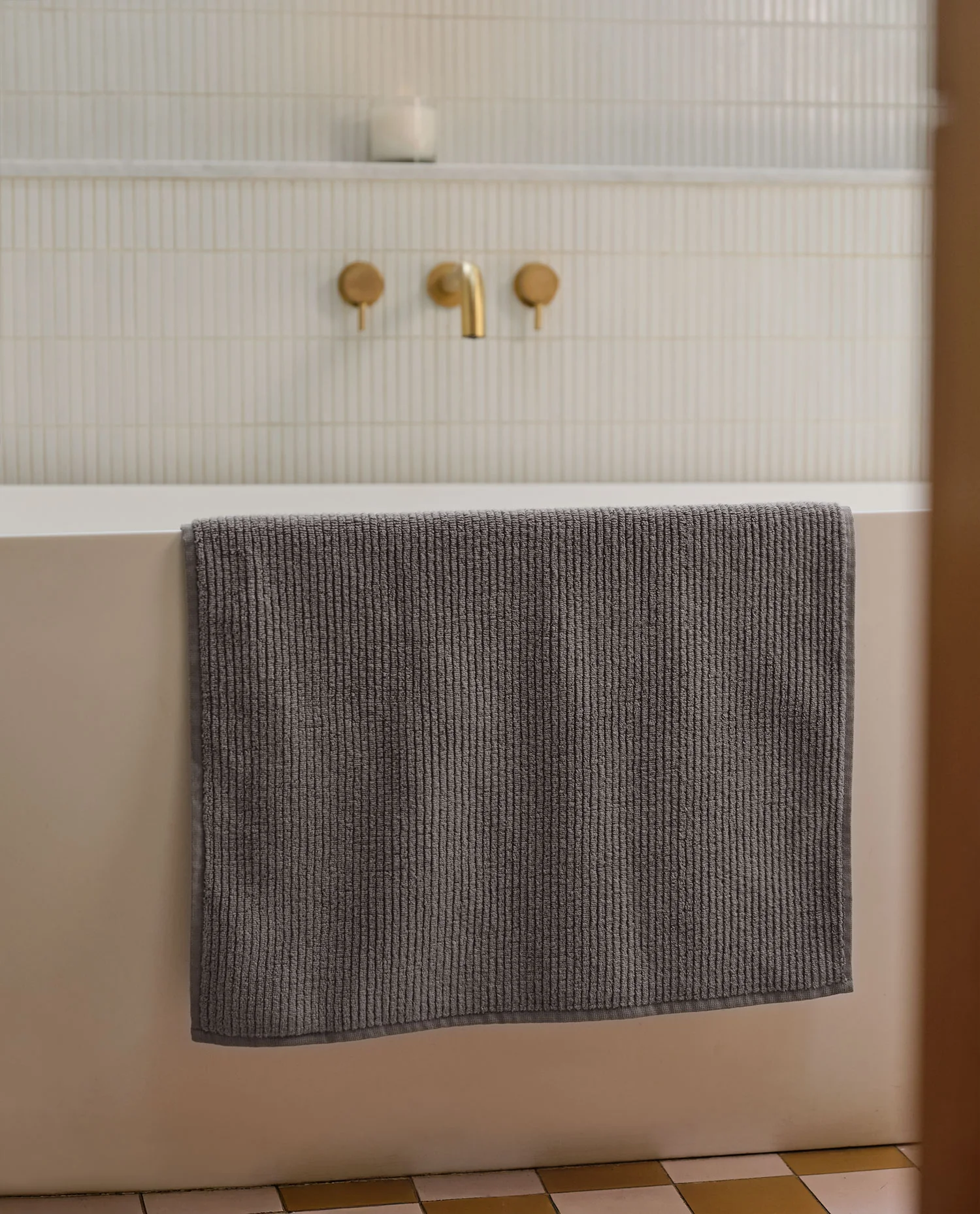 Soft Rib Tub Mat (Pebble) - Image 4