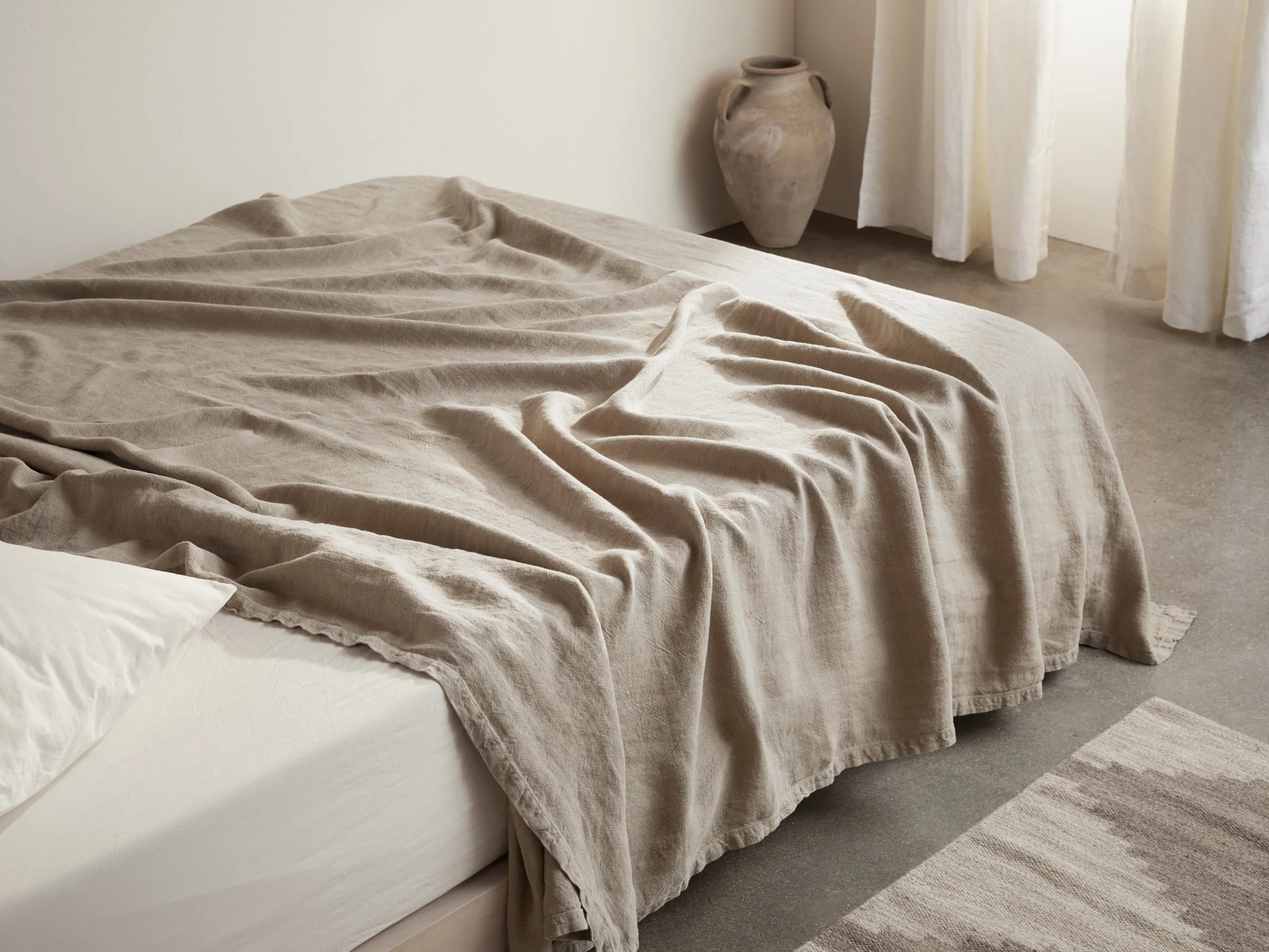 Vintage Linen Bed Blanket (Natural) - Image 4